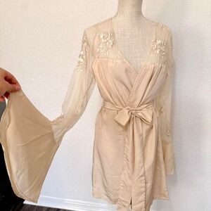 Dainty Cream Mesh & Lace Long Sleeve Robe with Flare Sleeves